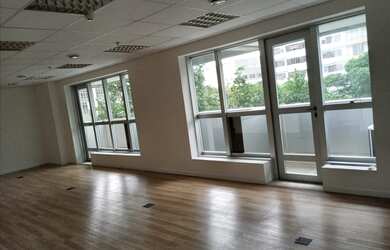 Imagem: O depósito possui 2 Vagas na garagem, 72m² de Área e está