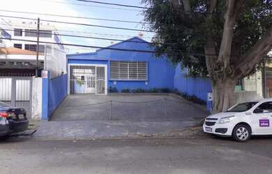 Imagem: A casa possui 5 Dormitórios, 5 Banheiros, 5 Vagas na garagem