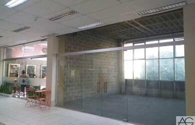 Imagem: O depósito possui 1 Vaga na garagem, 40m² de Área e está