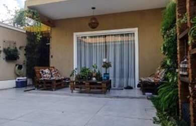 Imagem: A casa em condomínio possui 3 Dormitórios, 3 Banheiros, 3