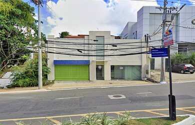 Imagem: O depósito possui 2 Vagas na garagem e 420m² de Área e está