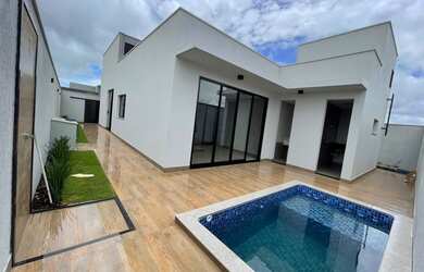 Imagem: A casa em condomínio possui 3 Dormitórios, 4 Banheiros, 4