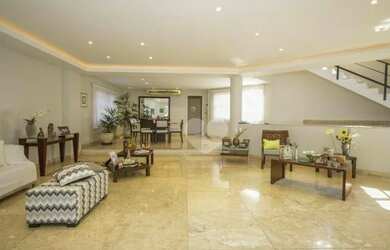 Imagem: A casa em condomínio possui 4 Dormitórios, 5 Banheiros, 5