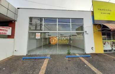 Imagem: O depósito possui 3 Vagas na garagem e 104m² de Área e está