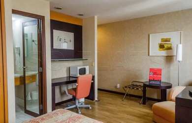 Imagem: O studio possui 1 Dormitório, 1 Banheiro, 1 Vaga na garagem