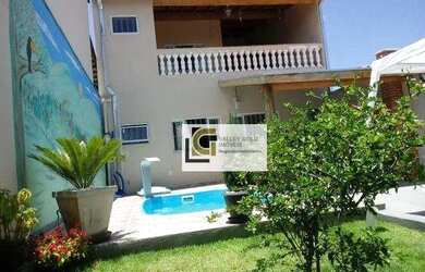 Imagem: A casa possui 2 Dormitórios, 2 Banheiros, 2 Vagas na garagem