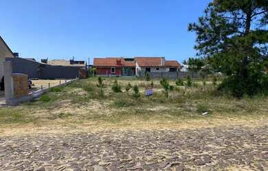 Imagem 2: Terreno localizado no Bairro Quatro Lagos em Arroio do Sal/RS