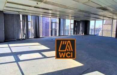 Imagem: O depósito possui 4 Vagas na garagem, 158m² de Área e está