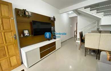 Imagem: A casa possui 2 Dormitórios, 2 Banheiros, 2 Vagas na garagem