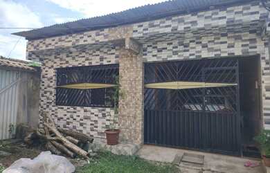 Imagem: A casa possui 2 Dormitórios, 1 Banheiro, 1 Vaga na garagem