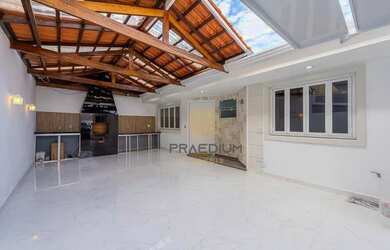 Imagem: A casa possui 3 Dormitórios, 2 Banheiros, 3 Vagas na garagem