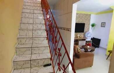 Imagem: A casa possui 2 Dormitórios, 2 Banheiros, 99m² de Área, Imóvel