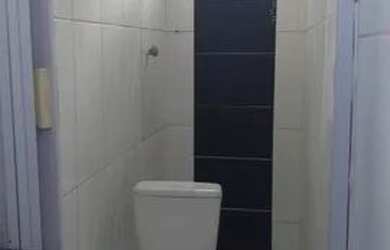 Imagem: A casa possui 1 Dormitório, 1 Banheiro e está localizado