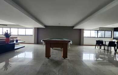 Imagem: O apartamento possui 1 Dormitório, 1 Banheiro, 1 Vaga na garagem