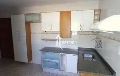 Imagem: O apartamento possui 3 Dormitórios, 1 Banheiro, 2 Vagas na