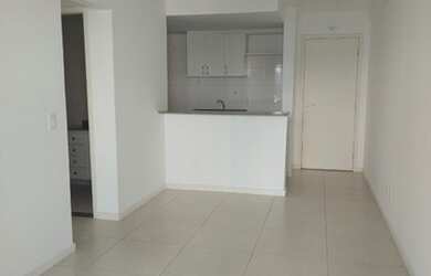 Imagem: O apartamento possui 1 Dormitório, 1 Banheiro, 1 Vaga na garagem