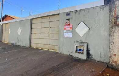 Imagem: A casa possui 3 Dormitórios, 2 Banheiros, 10m² de Área e