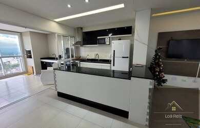 Imagem: O apartamento possui 3 Dormitórios, 1 Banheiro, 2 Vagas na