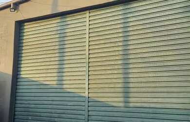 Imagem: O depósito possui 2 Vagas na garagem, 160m² de Área e está