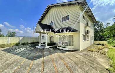 Imagem 4: Casa para venda possui 3 salas 2 salões, 4 banheiros, 10 vagas, em Granja...