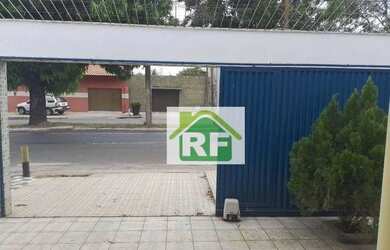 Imagem: A casa possui 4 Dormitórios, 1 Banheiro, 3 Vagas na garagem