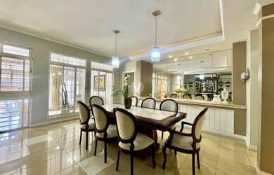 Imagem 12: Belíssima residência, localizada em um tradicional Bairro de Santa Maria...