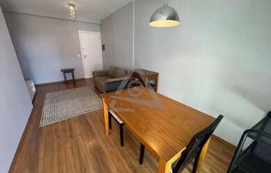 Imagem: O apartamento possui 2 Dormitórios, 1 Banheiro, 2 Vagas na