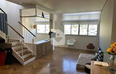 Imagem 10: Cobertura duplex reformada por arquiteta Vista espetacular das montanhas!