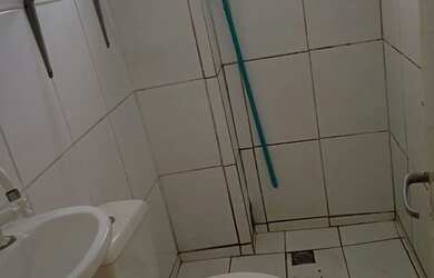 Imagem 6: Aluga se casa de fundos, sobrado parte de baixo 2 quartos , cozinha e banheiro