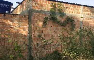 Imagem: A casa possui 2 Dormitórios, 1 Banheiro e 16m² de Área e