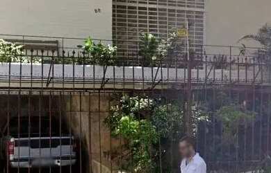 Imagem: A casa possui 4 Dormitórios, 2 Banheiros, 3 Vagas na garagem