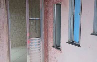 Imagem: A casa possui 2 Dormitórios, 1 Banheiro, 67m² de Área e