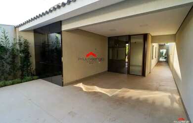 Imagem: A casa possui 2 Dormitórios, 2 Banheiros, 2 Vagas na garagem