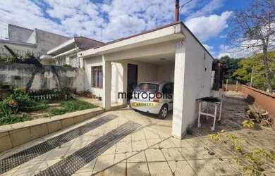 Imagem: A casa possui 2 Dormitórios, 1 Banheiro, 3 Vagas na garagem