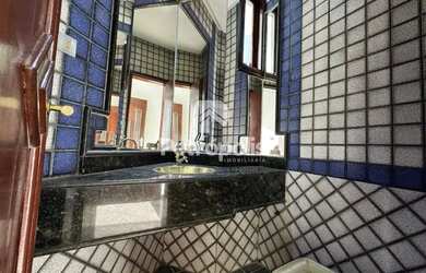 Imagem 14: Sobrado na 204 Sul com 6 quartos sendo 3 suítes e ponto comercial para...