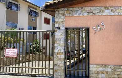 Imagem: O apartamento possui 2 Dormitórios, 1 Banheiro, 2 Vagas na