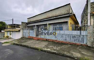 Imagem: A casa à venda possui 3 Dormitórios, 1 Banheiro, 2 Vagas na