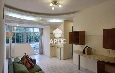 Imagem: O apartamento possui 2 Dormitórios, 1 Banheiro, 2 Vagas na