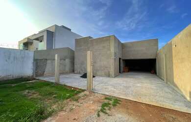 Imagem: A casa possui 3 Dormitórios, 4 Banheiros, 4 Vagas na garagem