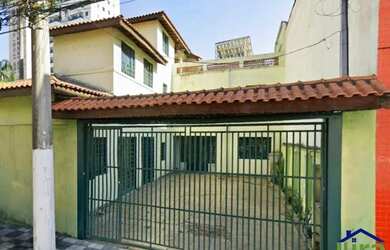 Imagem: O depósito possui 5 Vagas na garagem, 200m² de Área e está