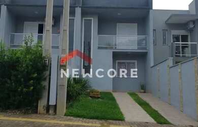 Imagem: A casa possui 2 Dormitórios, 2 Banheiros, 2 Vagas na garagem