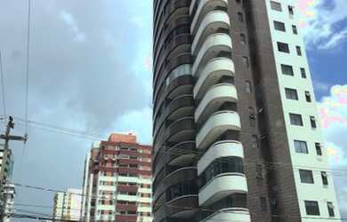 Imagem: O apartamento possui 4 Dormitórios, 3 Banheiros, 2 Vagas na