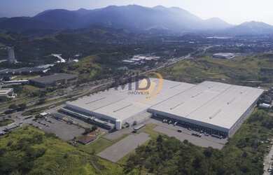 Imagem: O depósito possui 17817m² de Área e está localizado em Campo