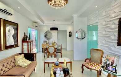 Imagem: A casa possui 4 Dormitórios, 4 Banheiros, 4 Vagas na garagem