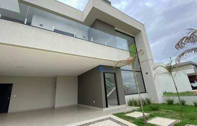 Imagem: A casa em condomínio possui 3 Dormitórios, 4 Banheiros, 2