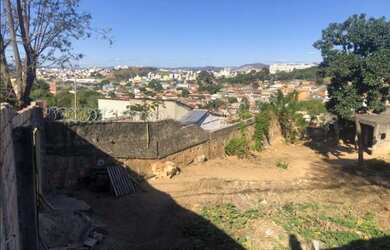 Imagem: O terreno possui 602m² de Área e está localizado em Santa