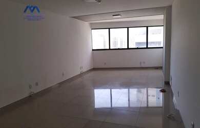 Imagem: O depósito possui 1 Vaga na garagem, 37m² de Área e está