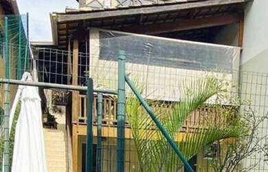 Imagem: A casa possui 4 Dormitórios, 3 Banheiros, 2 Vagas na garagem