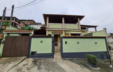 Imagem: A casa possui 2 Dormitórios, 1 Banheiro, 1 Vaga na garagem