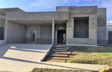 Imagem: A casa em condomínio possui 3 Dormitórios, 5 Banheiros, 4